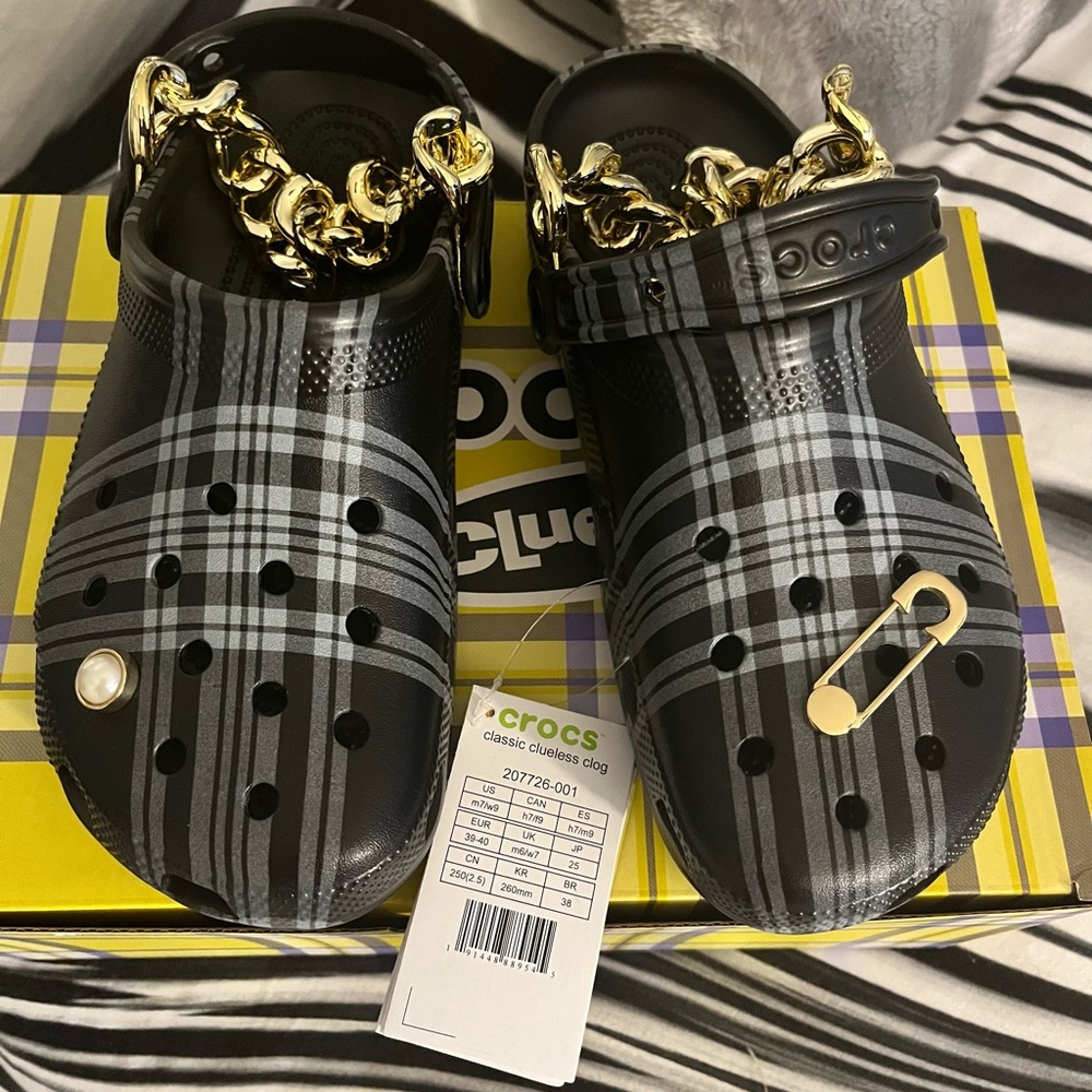 ZAPPOS CLUELESSxCROCS CLASSIC DIONNE SIZE 9